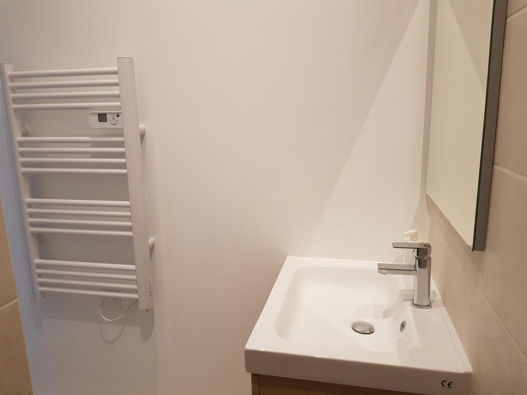 Centre De : Renove, Climatise Et Calme Appartamento