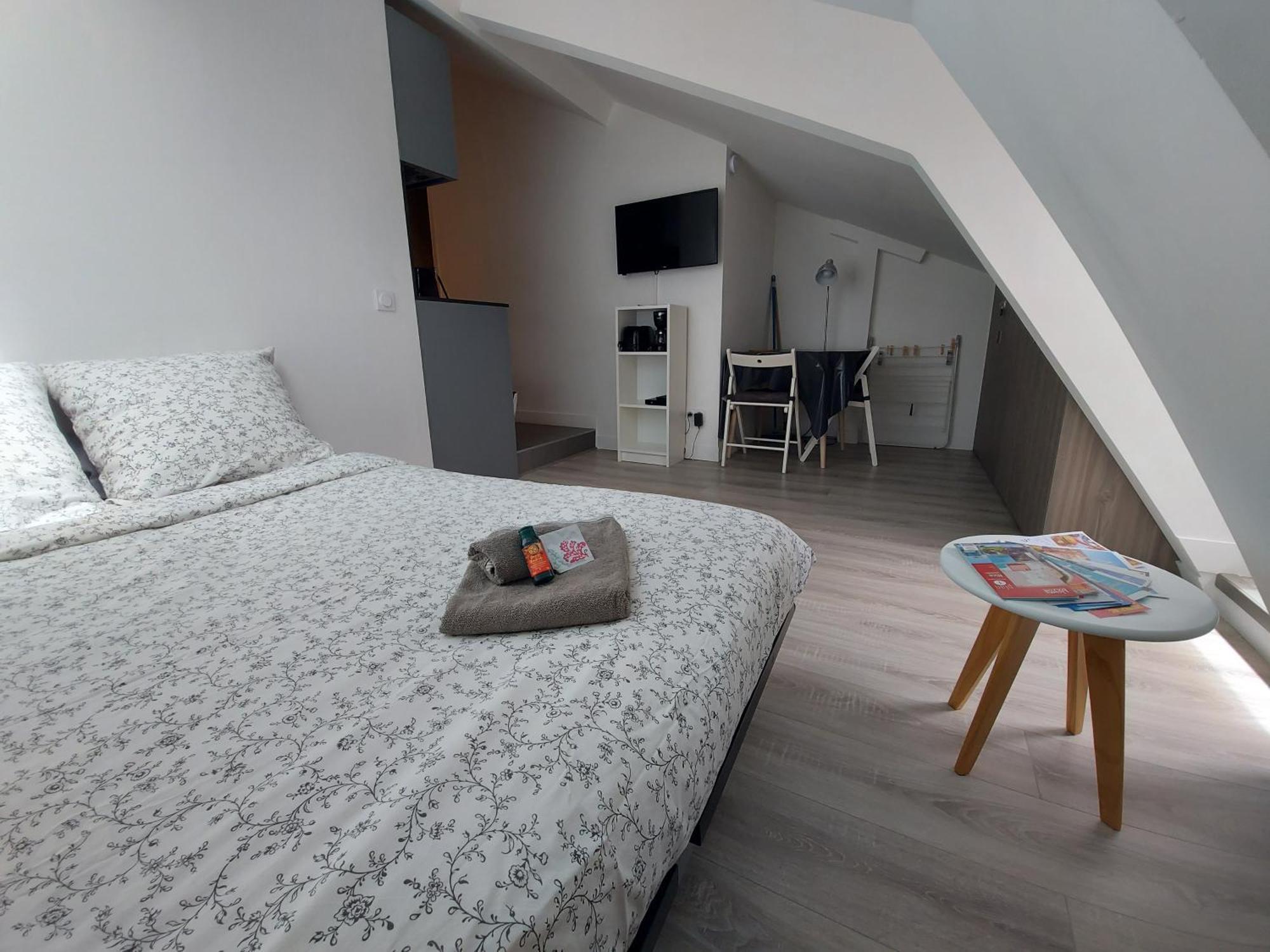 Appartement Centre De : Renove, Climatise Et Calme Nice